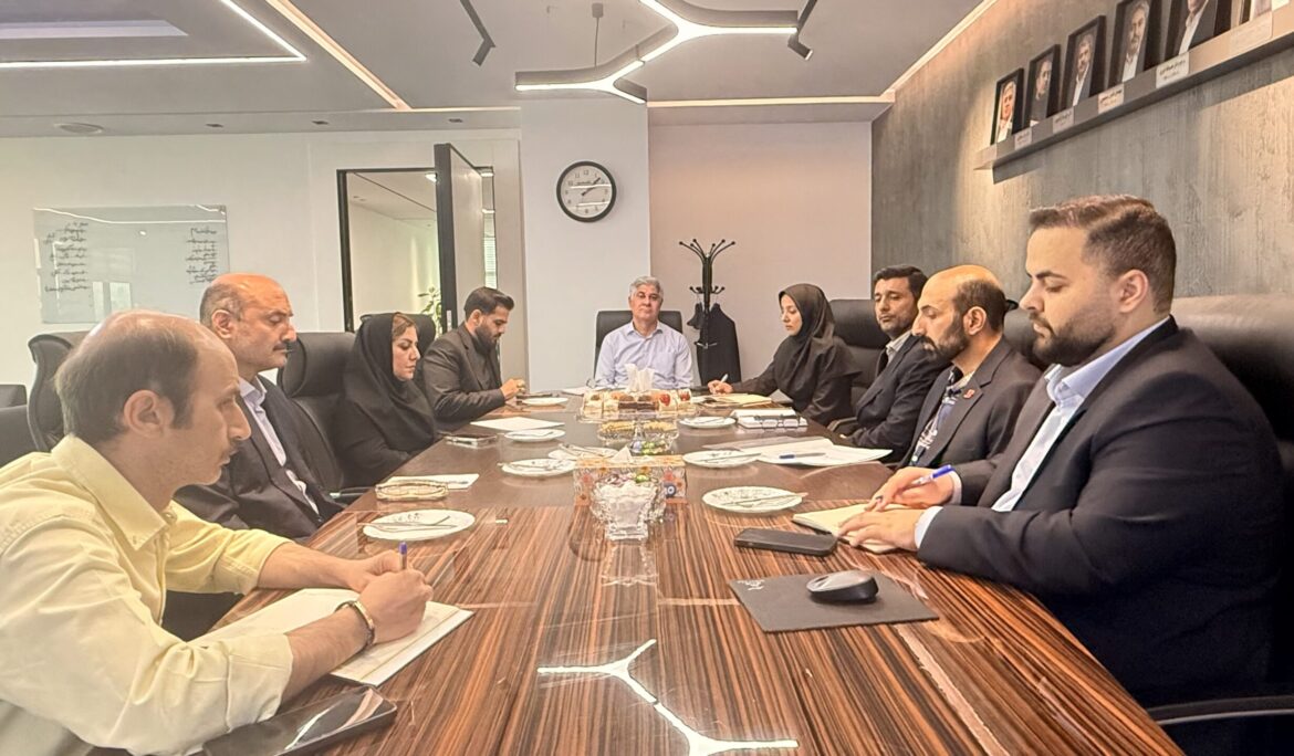 جلسه مدیریت املاک و سرمایه گذاری با مدیرعامل شرکت